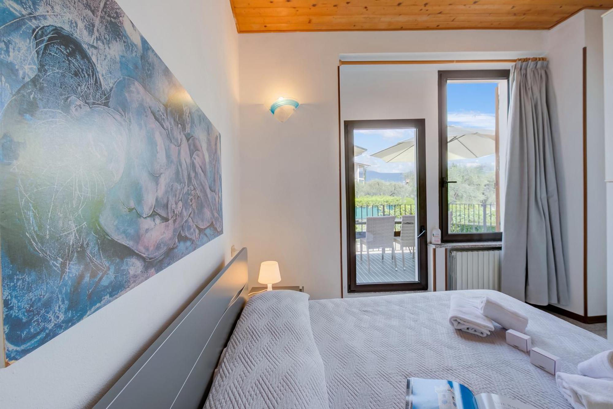 Al Peveri - Private Parking & Near Lake - Happy Rentals Toscolano Maderno Bagian luar foto